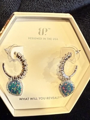 Pendientes Bomb Party Octubre Cumpleaños 2024 “Show Me A Good Time” RBP8319 Ópalo Foto 1 de 2