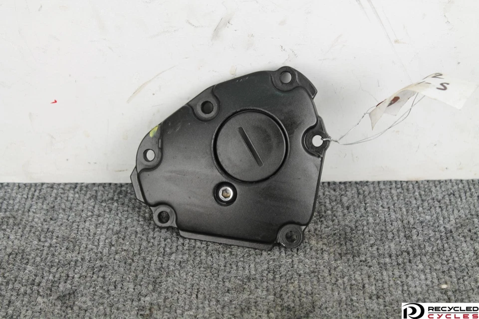 Tampa da bomba de óleo 2012 YAMAHA FZ1 S - Imagem 1 de 1