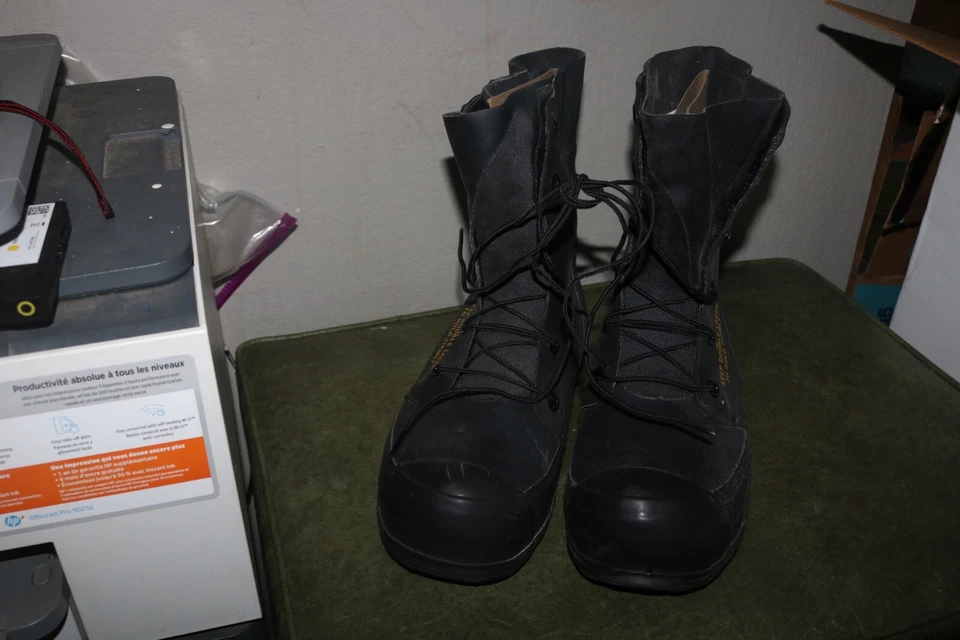 Botas militares NOS Extreme Cold USGI Mickey Mouse talla 10 W negras Foto 1 de 4