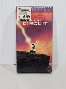 Short Circuit (VHS, 1996)Sealed New - Foto 1 di 8