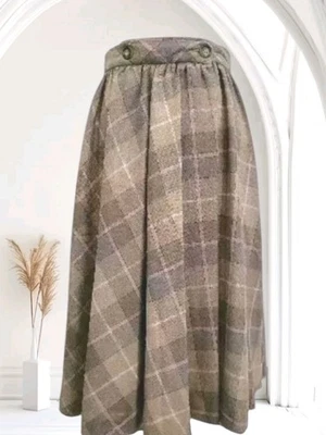 Halston III Skirt Women's Size 4 Brown Plaid 2 Button Front Designer Vintage  - Image 1 of 4