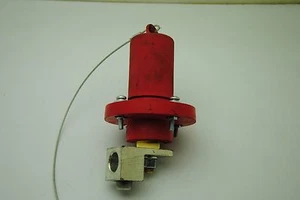 Leviton Single-Pole Female Receptacle, Red, 1-1/8" ID - Picture 1 of 8