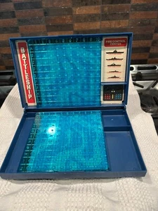 Vintage 1978 Battleship Replacement Game Pieces Parts Board/Grid - Picture 1 of 4