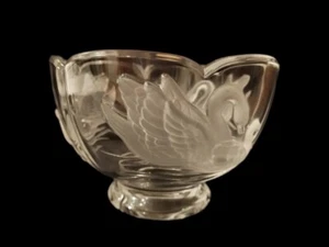 Vintage Teleflora 24% Cristal Plomo Vidrio Esmerilado Cisne Caramelo Bowl Hecho en Francia - Imagen 1 de 2