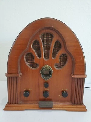 Thomas Pacconi Collector's Edition Model BD-117 Cassette and radio  - Image 1 of 4