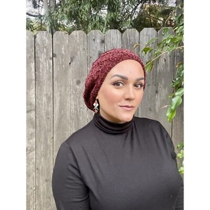 Velvet Snood, Merlot, gesteppte Velours Baskenmütze, Comfort Fit Netzfutter Tichel - Bild 1 von 3