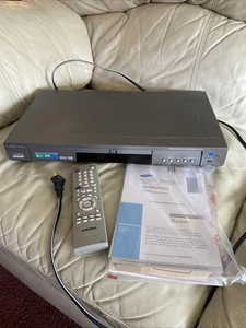 Samsung DVD-P231 Progressive Scan Digital Video DVD Player *Tested* W/ REMOTE - Picture 1 of 8