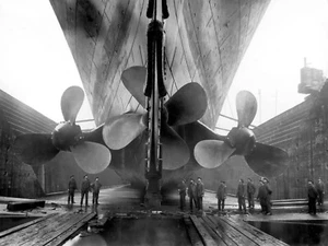 RMS Olympic Dry Dock Workers Propellers Photograph Photo Poster Art Print - Picture 1 of 1