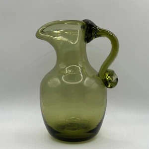 Piccola brocca o crema vetro arte vintage soffiato a mano vetro verde chiaro - Foto 1 di 7
