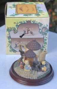 Minster Giftware Handmade Teapot House Cottage Pigs Duffle Bag In Garden - Picture 1 of 12