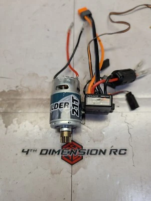 Axial Gilamon 1/8 550 21 Turn Motor and 3s capable 70 Amp Brushed ESC - Image 1 of 4