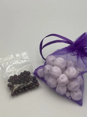 BUNDLE Reclaimed Loose Beads Garnet & Milk Glass Craft Jewellery 81g Job Lot - Image 1 of 4