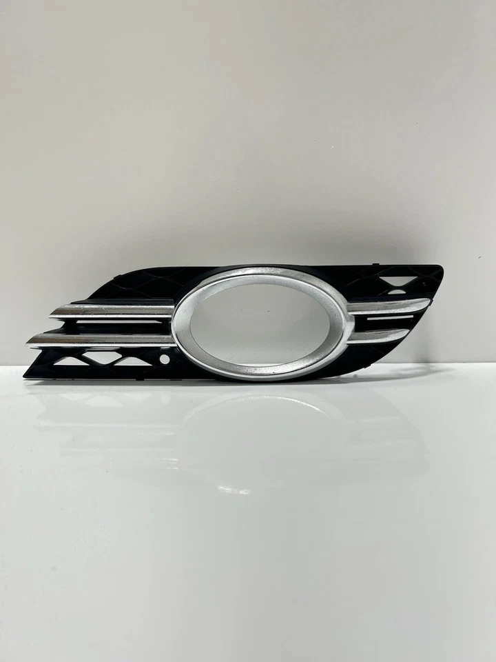 Left Fog Light Grill Chrome Trim Cover for Mercedes Benz E W211 E320 E350 E550 - Image 1 of 4