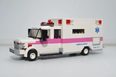 Ambulancia City EMT Medic Rosa Oscuro Rayas Blanco Modelo Personalizado Construido con Ladrillos Foto 1 de 3
