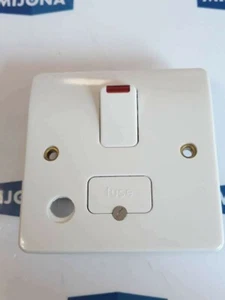 MK logic plus K1070 WHI 13A DP SW. UNIDAD CONNN FFLEX NEON BS 1363 250V - Imagen 1 de 5