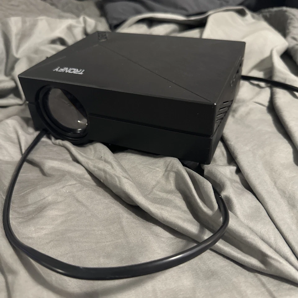 Proyector LED Tronfy - Con USB y HDMi - Usado Foto 1 de 2