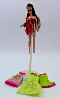 Lote Muñeca Dawn y Ropa Dancing Dawn & Glori Daños Foto 1 de 4