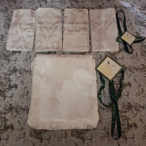 Waterford Linens Tablecloth 82" x 70" Damask White *STAIN* w/ Dinner Napkins - Foto 1 di 12