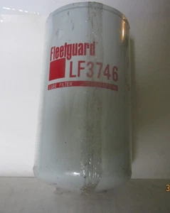 Fleetguard LF3746 NOS Oil Filter, P557382 - Picture 1 of 3