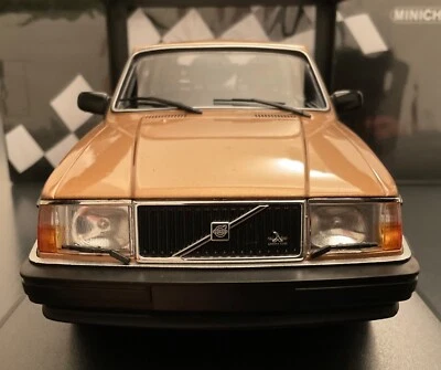 Volvo 240GL Station Wagon 1986 1/18 Minichamps - Immagine 1 di 4