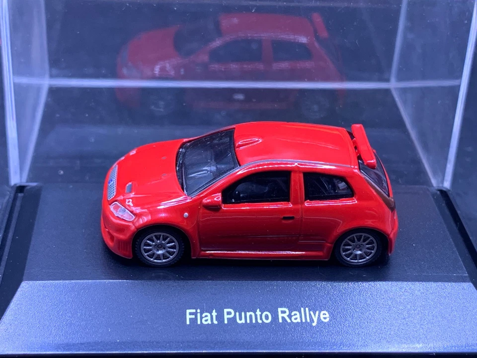 Schuco modellismo auto 1:87 H0 Fiat Punto Rally rosso - Immagine 1 di 1
