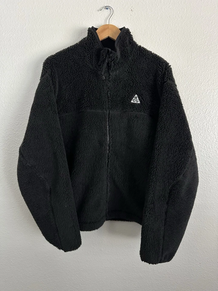 Nike ACG Arctic Wolf Black Full-Zip Sherpa Jacket Size Medium M FN0372-010