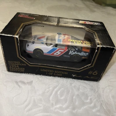 Racing Champions Black Box Bank 1995 1:24 #6 Mark Martin Valvoline  - Image 1 of 4