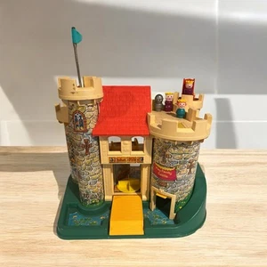 Vintage 1974 Fisher Price Castle 993 Little People King Queen Knight Set - Picture 1 of 5