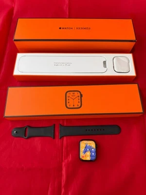 Hermès - Apple Watch - Series 7 - 45MM - GPS/célula - Aço inoxidável - Imagem 1 de 4