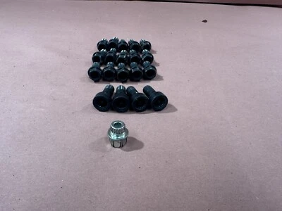 Juego de tuercas de rueda BMW G30 540I 530I 530IX 540IX FABRICANTE DE EQUIPOS ORIGINALES 44 K millas Foto 1 de 4