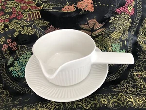 Johnson Bros. Athena  Ironstone Gravy Boat and Underplate SET, EUC - Picture 1 of 4