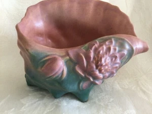 Fioriera conchiglia ninfea rosa in ceramica Roseville #445 - Foto 1 di 5