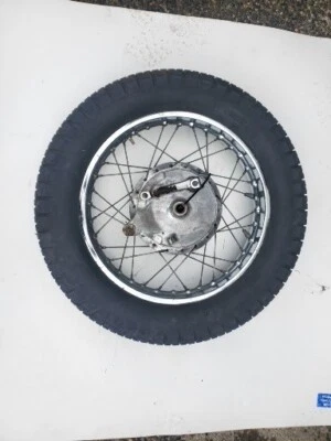 Suzuki GT750 1972 freno de rueda trasera Foto 1 de 4