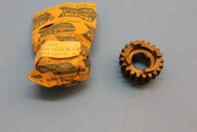 NOS YAMAHA IT250 IT400 YZ400 5TH WHEEL GEAR PART# 1N6-17251-00-00 - Image 1 of 4