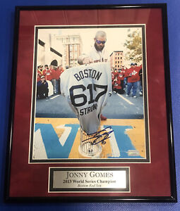 Boston Red Sox Jonny Gomes Signed BOSTON STRONG Finish Line 8X10 Photo Framed