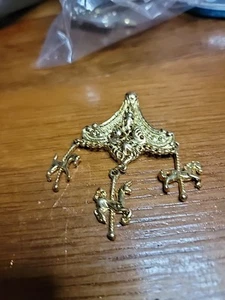 Vintage Karussell Hänger Pferd Einhorn Brosche filigran gold groß durchbrochen - Bild 1 von 6