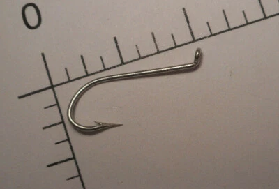 100 MUSTAD #4 FLY TYING TROUT BEST KIRBY Hooks TURNED UP BALL EYE TINNED 3134 C - Image 1 of 4