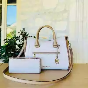 Cartera/billetera grande de viaje Michael Kors Jet set crema ligera de cuero múltiple nuevo con etiquetas - Imagen 1 de 35