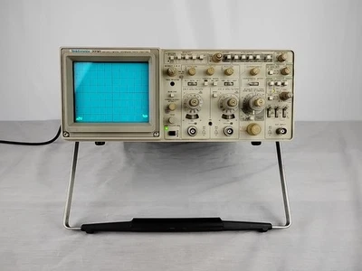 Osciloscopio de almacenamiento analógico/digital de dos canales Tektronix 2230 100 MHz leer Foto 1 de 4
