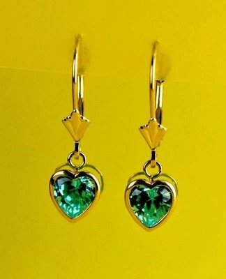 Pendientes perforados colgantes con bisel de oro amarillo de 14k con corazón piedra de nacimiento 6x6 mm Foto 1 de 4