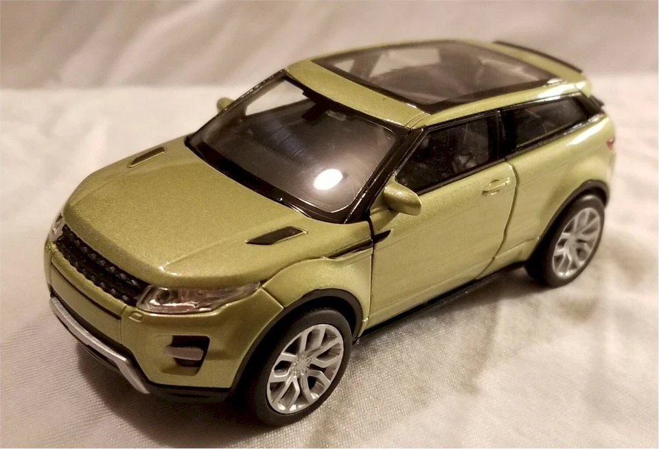 WELLY - 1:3 4-1:3 9 Scala Modello Land Rover Range Evoque Verde (BBWE43649DGN) - Immagine 1 di 1