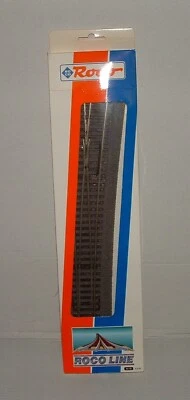 Roco 42558, Left Curve Switch With Rubber Bedding R2/R3 H0 #X-80-4 - Image 1 of 3