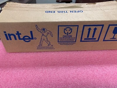 Vintage & NEW INTEL MOBIL Celeron 400 CPU KP80524KX400128 SL3GR uPGA1 - Image 1 of 3