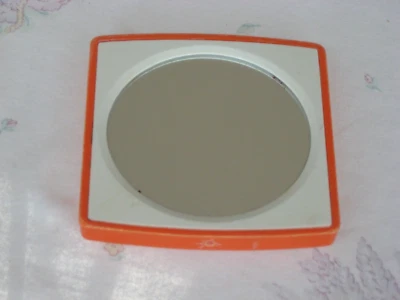 Espelho retro frente e verso vintage década de 1970 4 1/4" perfeito para viagens reg e ampliado - Imagem 1 de 2