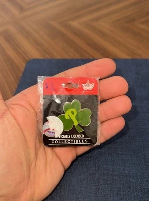 RARE Philadelphia Phillies MLB Pin 2007 Shamrock Clover Lapel Pin Aminco NOS - Image 1 of 2