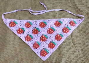 Bandana de ganchillo fresa rosa - Imagen 1 de 6