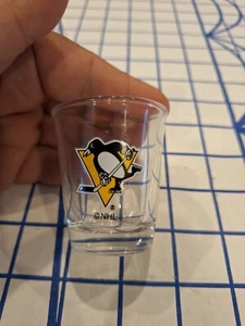 Pittsburgh Penguins NHL 2oz Shot Glass - Picture 1 of 3