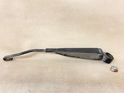 Chrysler Town & Country 2006 brazo limpiaparabrisas trasero de vidrio con tuerca OEM 5288704AG Foto 1 de 4