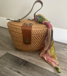 "Bolso redondo de mimbre de ratán Patricia Nash bolso de paja cosmético 7"" con bufanda" - Imagen 1 de 11