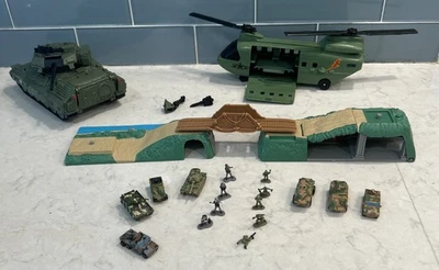 Micro Machines 1996 LGT Ejército Tanque Asalto Copter Zona de Batalla Militar ***LEER*** Foto 1 de 4